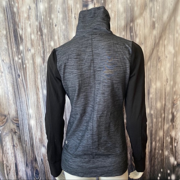 Lululemon Daily Yoga Jacket - Picture 8 of 9